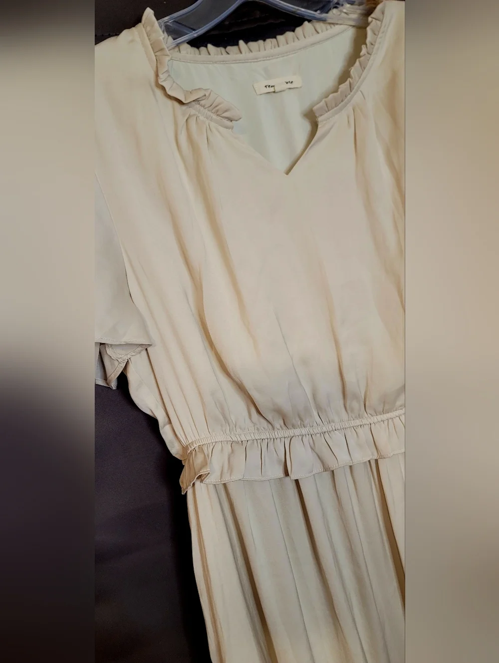 Tea n Rose Creamy, Silky Light Maxi Dress with Flowy Sleeves- Boho Chic, Country - Picture 6 of 16